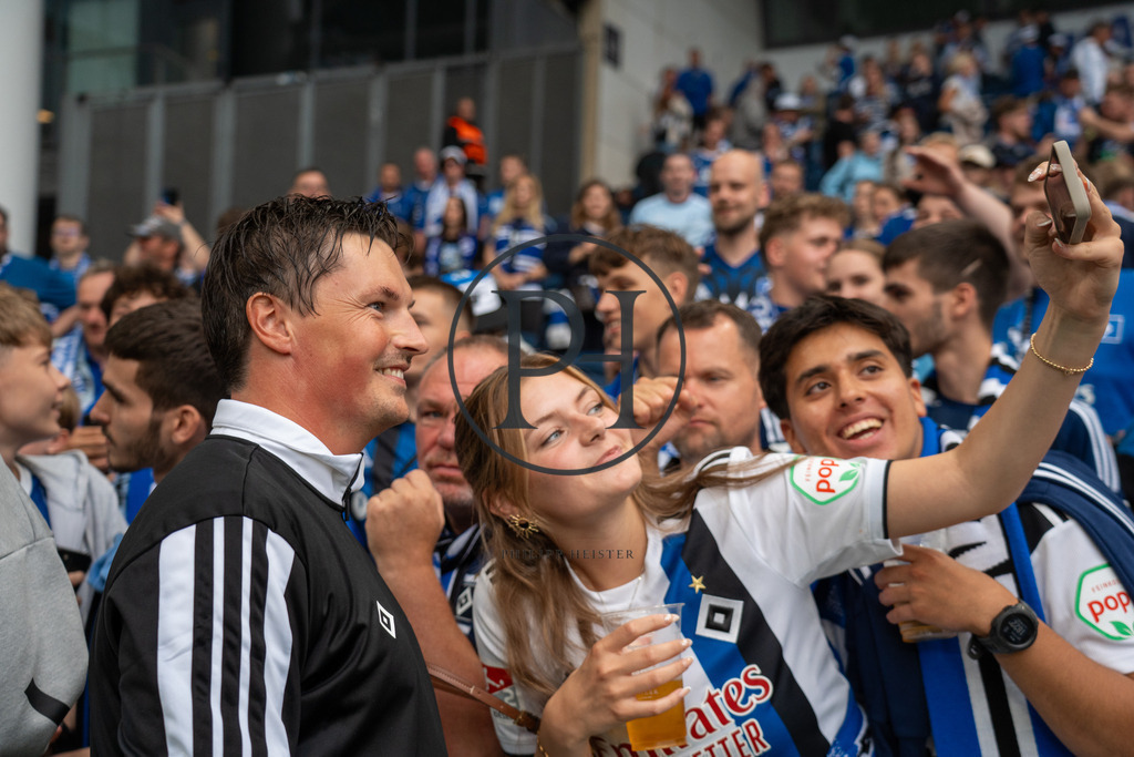 FC Kopenhagen - Hamburger Sport Verein 12.07.2025 | Gänsehaut-Atmosphäre im Parken  - Realisiert mit Pictrs.com
