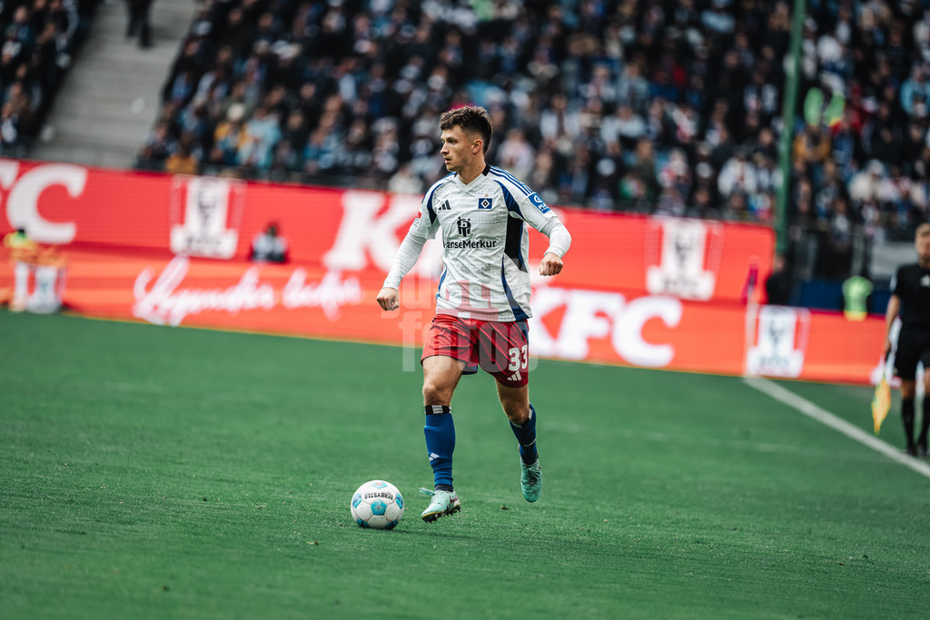 Fußball | Männer | Saison 2024/2025 | 2. Fußball-Bundesliga | 7. Spieltag | Hamburger SV vs. SC Paderborn 07 | 28.09.2024 | Noah Katterbach (#33, HSV)