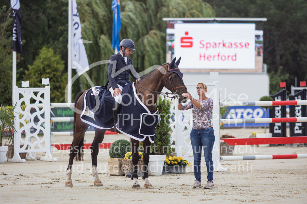 230730_BHO_GrosserPreis-614 | Deine schönsten Turniermomente als professionelle Fotos! Entdecke hochwertige Pferdesport-Fotografie im Online-Shop. Jetzt Fotos finden & bestellen!