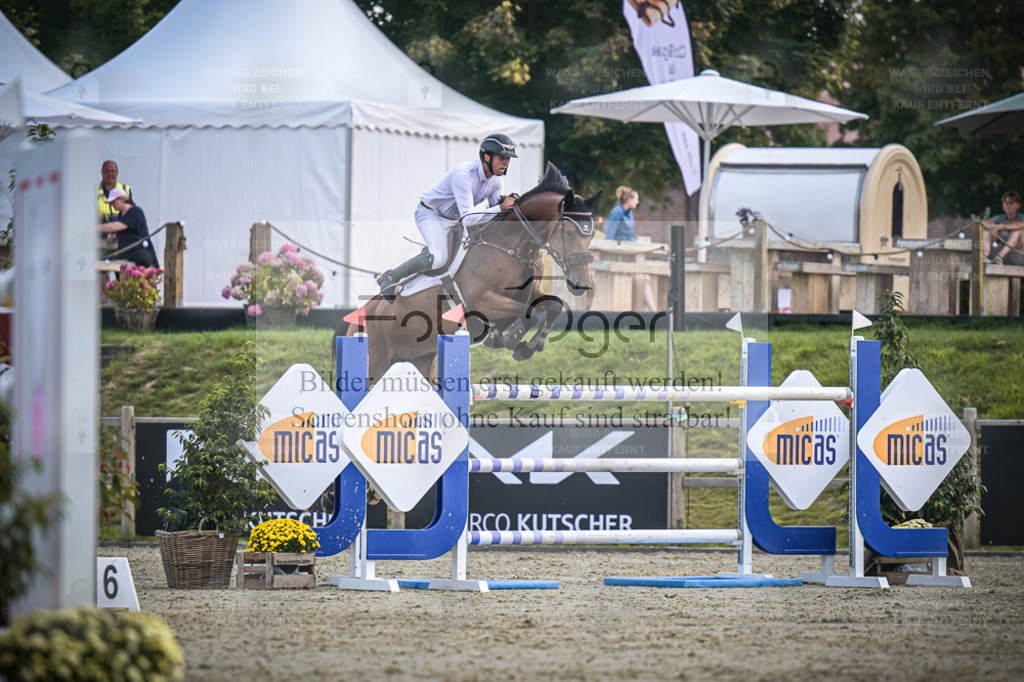 DOS_3339 | Entdecke hochwertige Reitturnierfotos von Foto Oger. Professionell, emotional und authentisch – jetzt Lieblingsmomente im Shop bestellen. - Realisiert mit Pictrs.com