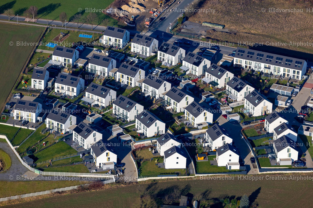 Luftbild Velbert-8665 | Luftbildfotografie Wohngebiet der Mehrfamilienhaussiedlung an der Bertha-von-Suttner-Straße in Velbert im Ruhrgebiet im Bundesland Nordrhein-Westfalen, Deutschland - Realisiert mit Pictrs.com