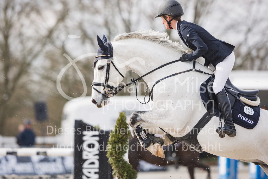 220402_HF-Laar_M1-Spr-105 | SEASON OPENING 2022
Herford Laar
02.04.2022
06 Springprüfung Kl.M*