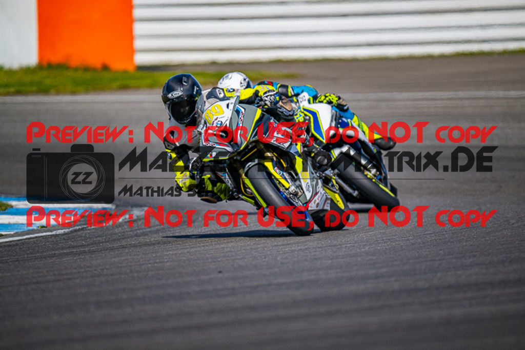 MaZZes_FotoMatrix_230410_6251 | WEISS