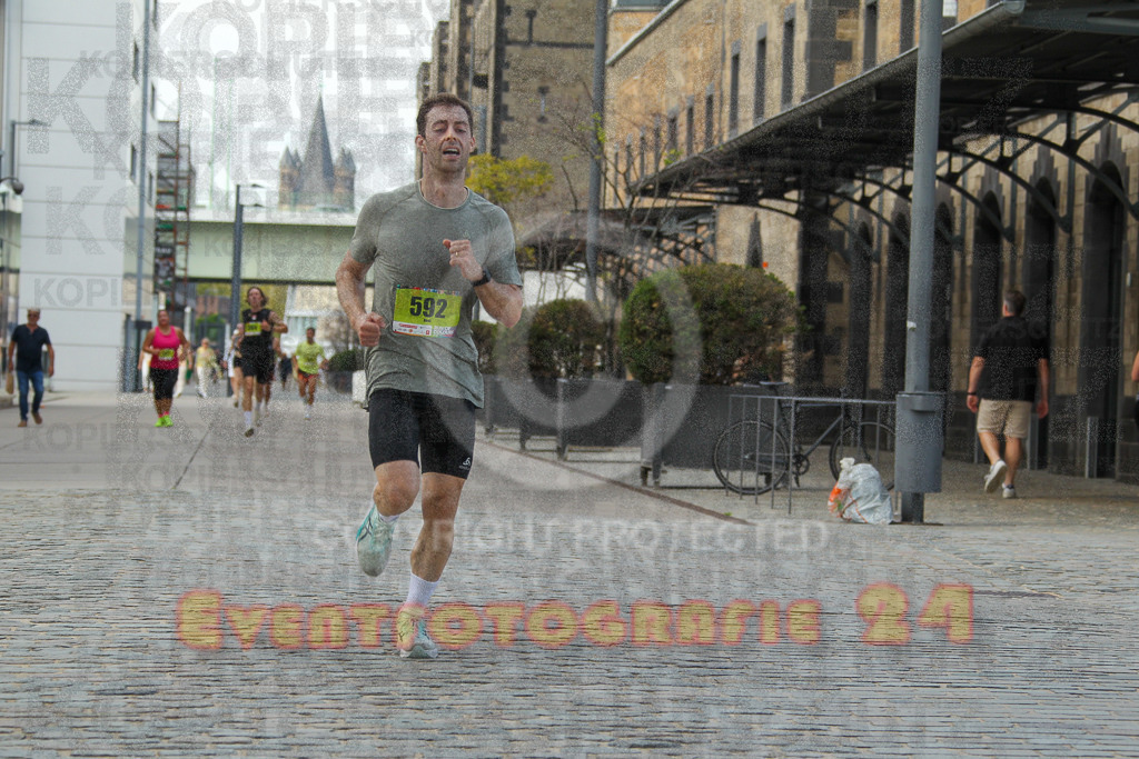 250920_1507_EV4_8098 | Sportfotografie im Rhein-Sieg Kreis, Köln, Bonn, NRW, Rheinland Pfalz, Hessen, etc. Unser Tätigkeitsfeld umfasst den Laufsport vom Volkslauf über den Marathon, Duathlon, Triathon bis zum Ultralauf wie Kölnpfad Ultra oder Schindertrail.