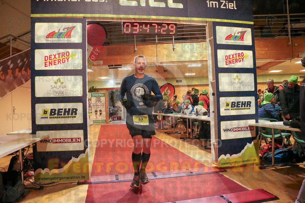 241208_1250_EX1_7970 | Sportfotografie im Rhein-Sieg Kreis, Köln, Bonn, NRW, Rheinland Pfalz, Hessen, etc. Unser Tätigkeitsfeld umfasst den Laufsport vom Volkslauf über den Marathon, Duathlon, Triathon bis zum Ultralauf wie Kölnpfad Ultra oder Schindertrail.