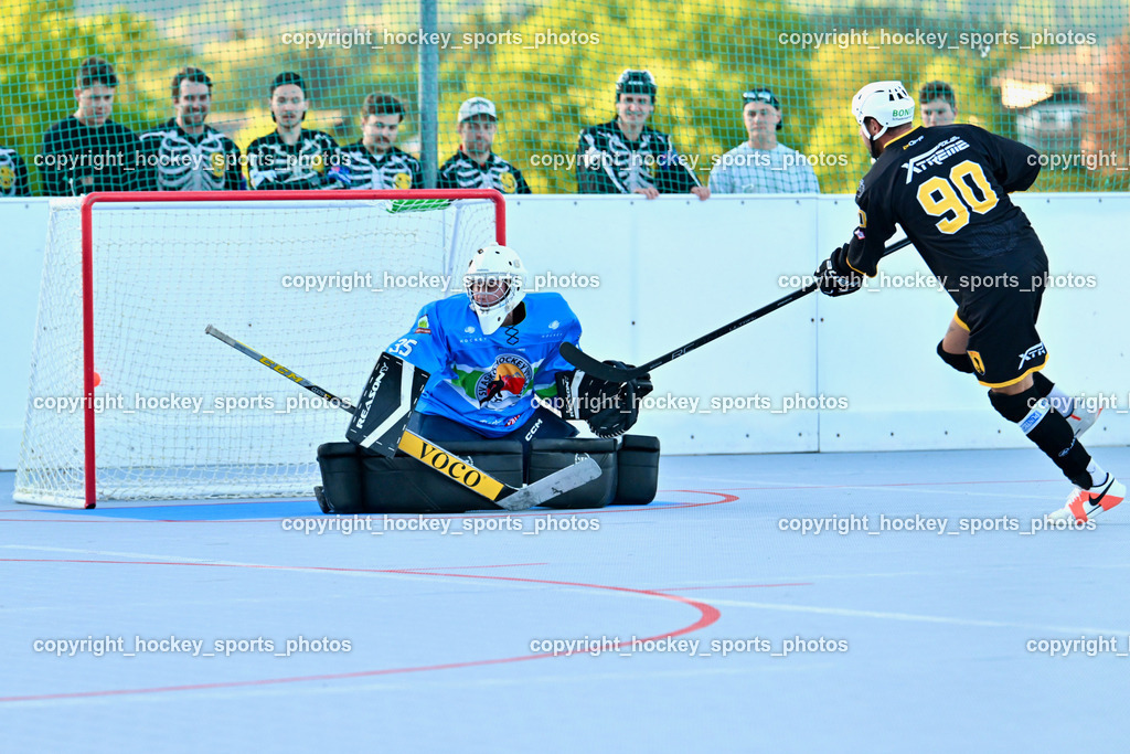 VAS Ballhockey Villach vs. ASKÖ Villach Ballhockey | #35 Lepuschitz Leo SV ASKÖ Ballhockey, #90 Edlinger Patrick VAS Ballhockey Villach, VAS Ballhockey Villach vs. ASKÖ Villach Ballhockey , VAS Ballhockey Villach vs. ASKÖ Villach Ballhockey  am 13.05.2026 in Villach (Alpen Arena ), Austria, (Photo by Bernd Stefan)