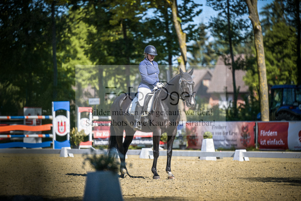 DOS_6481 | Entdecke hochwertige Reitturnierfotos von Foto Oger. Professionell, emotional und authentisch – jetzt Lieblingsmomente im Shop bestellen.Deutschlandweite Turnierfotografie. - Realisiert mit Pictrs.com