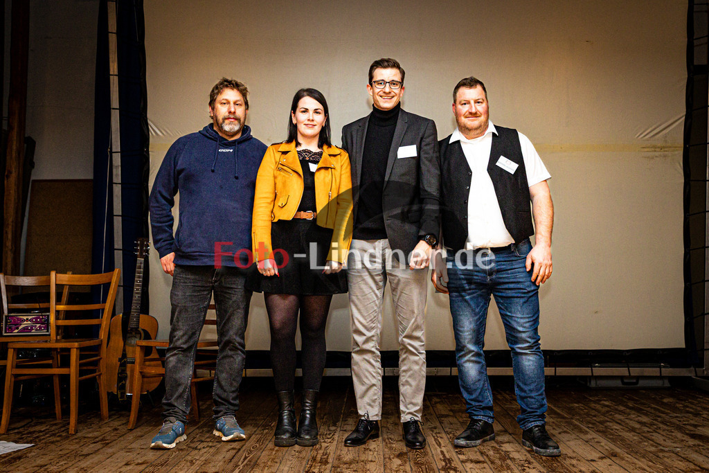 Benefizabend zur Rettung der Eishalle Peißenberg | Benefizabend Eishalle, Benefizabend zur Rettung der Eishalle Peißenberg, 20250124,Neue Vorstandschaft Peißenberg MINERS e.V.,2025-01-24 in Peißenberg (Pfarrheim St. Barbara)Tobias Ende, Lisa Steidl, Magnus Berchtold, Wolfgang ReichhartCopyright: WolfgangxLindner foto-lindner.de