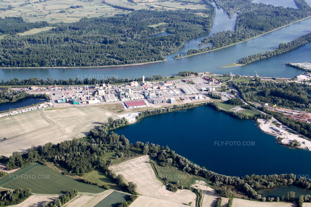 Aerial view: Rohm & Haas in Lauterbourg in the state Bas-Rhin, France.Photo: IMG_18761.jpg taken on 06/03/2009 by Werner Riehm/FLY-FOTO.comResolution of the original: 4752 x 3168 px