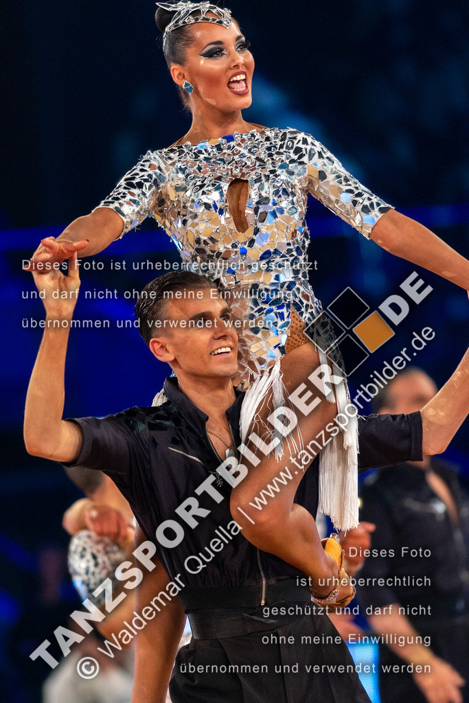 20231111-04415 | Hier finden Sie Tanz Bilder vom Latein und Standard Formationen tanzen. Sportbilder vom Tanzsport. Schöne Fotos und von Weltmeisterschaft, Europameisterschaft, Bundesliga, Regionalliga, Oberliga und Landesliga sowie von GOC Stuttgart, DanceComp, WM Bremen