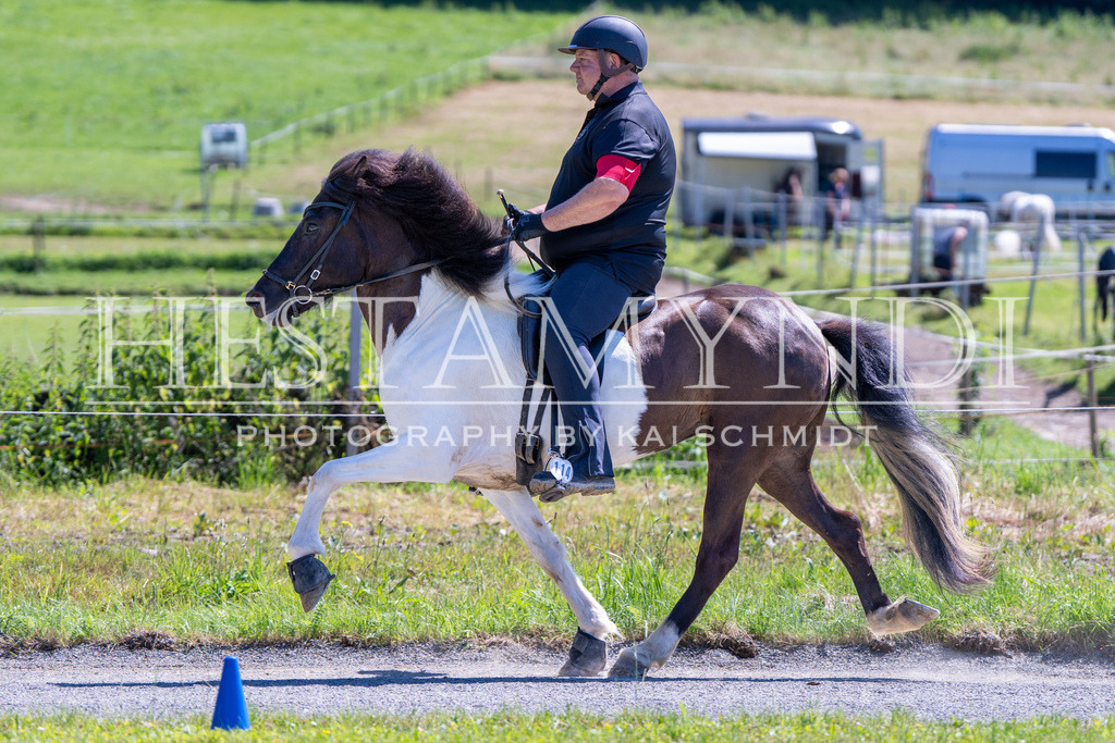 KAI09209 | Ihr sucht einen Fotografen für eure nächste OSI? Ich begleite auch euer Turnier für Islandpferde fotografisch.  - Realisiert mit Pictrs.com