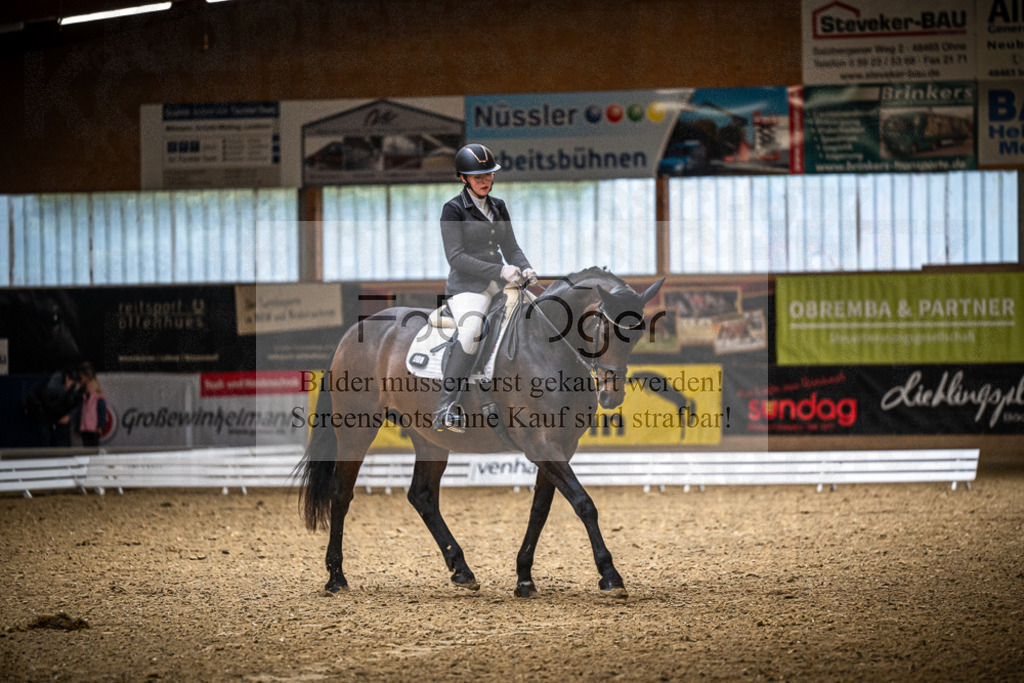 DOS_0699 | Entdecke hochwertige Reitturnierfotos von Foto Oger. Professionell, emotional und authentisch – jetzt Lieblingsmomente im Shop bestellen.Deutschlandweite Turnierfotografie. - Realisiert mit Pictrs.com