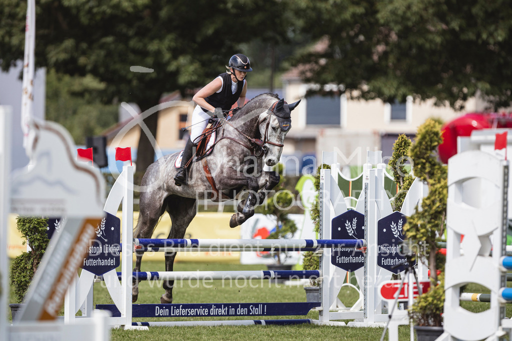240719_LC_SprPf-A2-225 | Deine schönsten Turniermomente als professionelle Fotos! Entdecke hochwertige Pferdesport-Fotografie im Online-Shop. Jetzt Fotos finden & bestellen!