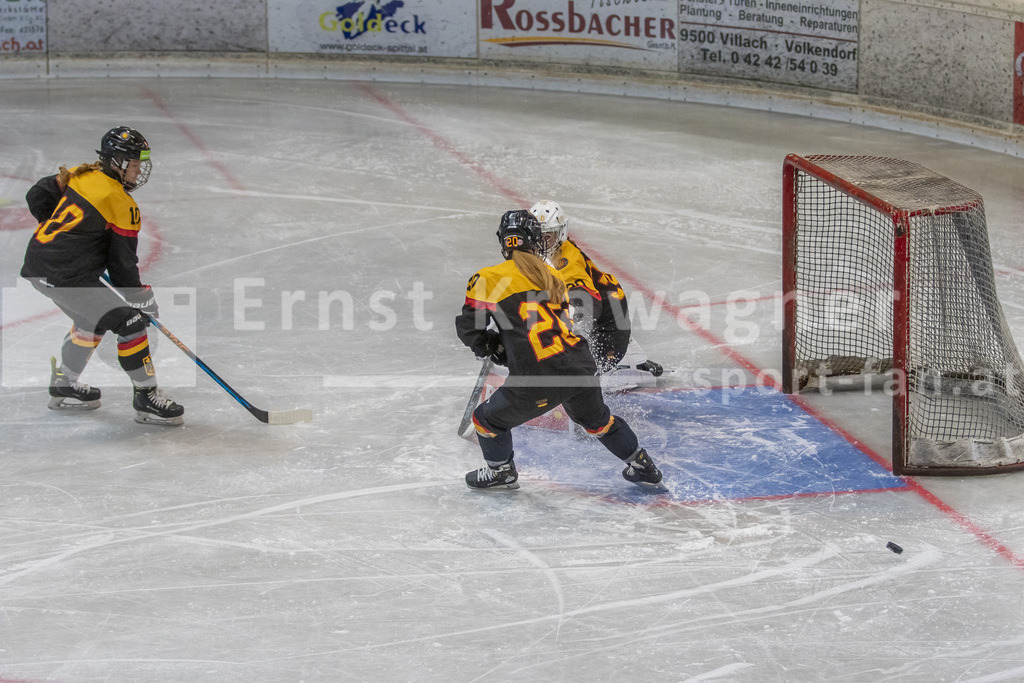 Dameneishockey | Dameneishockey, U18 Turnier am 31.08.2024 in Spittal (Eis-Sport-Arena - Sportzentrum Spittal), Austria, (Photo by Ernst Krawagner sport-fan.at) - Realisiert mit Pictrs.com