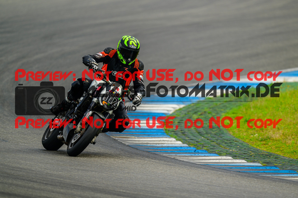 MaZZes_FotoMatrix_240615_6007705_7008 | ROT