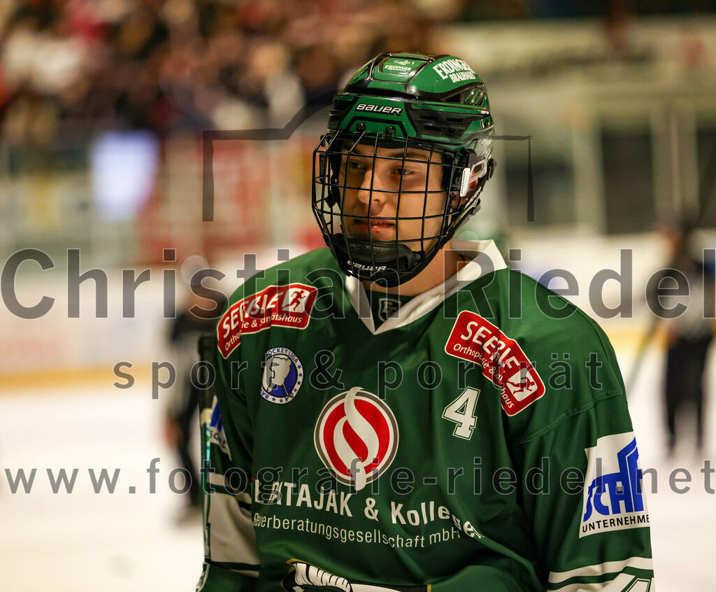 2023-10-20_102_TSV_Erding_gegen_EHC_Klostersee | Erding, Deutschland, 20.10.2023:.Eishockey, Bayernliga Vorrunde 2023 / 2024, 2. Spieltag, TSV Erding gegen EHC Klostersee, Endergebnis: 7:2..Simon Franz (Erding Gladiators, #4)..Foto: Christian Riedel / fotografie-riedel.net