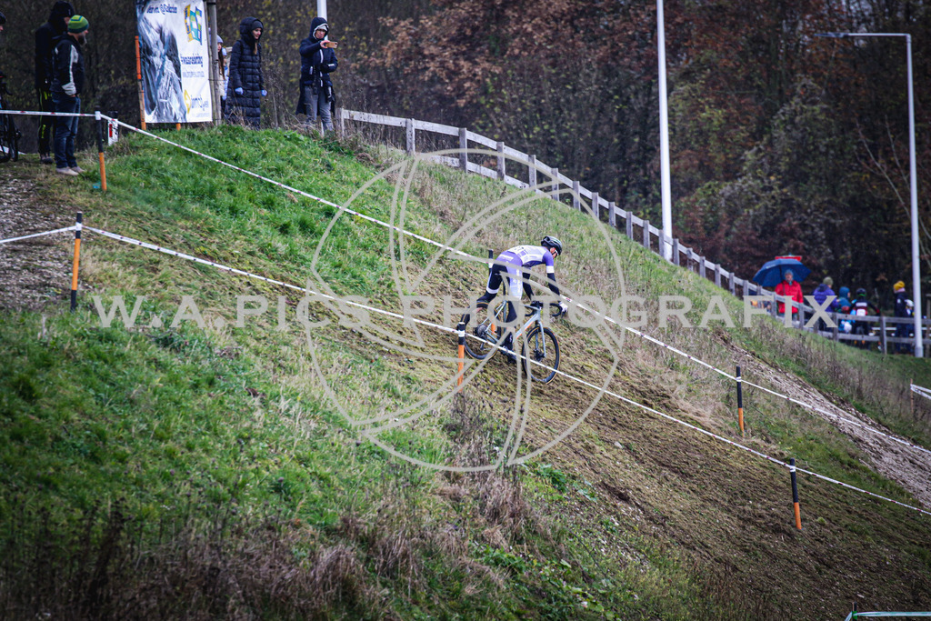 ..... | AUSTRIA, 24.11.24, 3.Radquerfeldein GP um das Sportzentrum Gunskirchen Image shows: Photo: Wapics / Andreas Willdoner