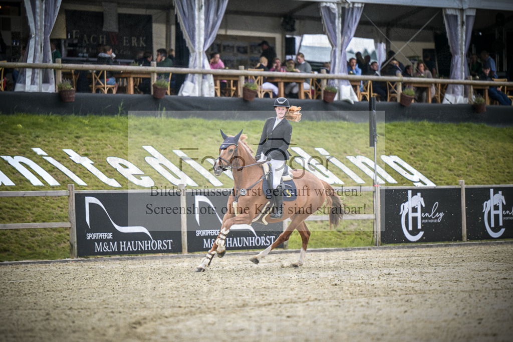 DOS_1967 | Entdecke hochwertige Reitturnierfotos von Foto Oger. Professionell, emotional und authentisch – jetzt Lieblingsmomente im Shop bestellen.Deutschlandweite Turnierfotografie. - Realisiert mit Pictrs.com