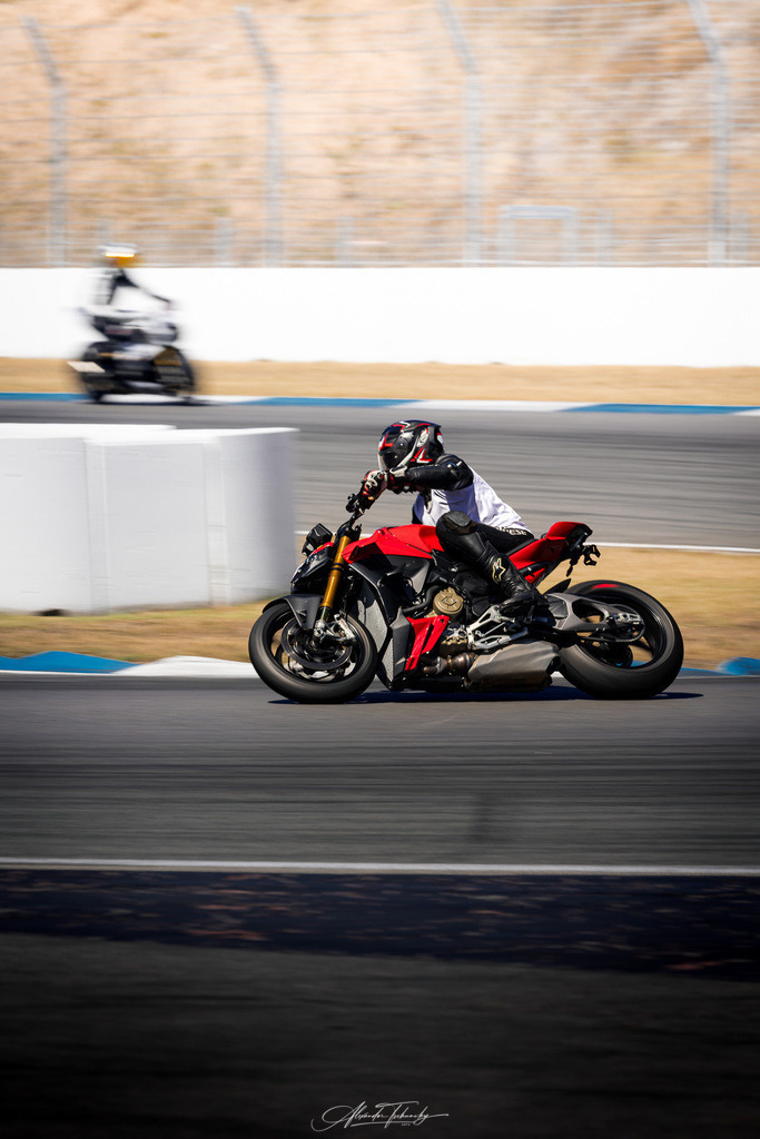 Ducati Trackday Hockenheimring 2026 | Entdecken Sie die faszinierende Welt von Alexander Tschuncky Arts: Kreative Fotografie, atemberaubende Automobilkunst und hochwertiger Bilderdruck. Lassen Sie sich inspirieren! - Realisiert mit Pictrs.com