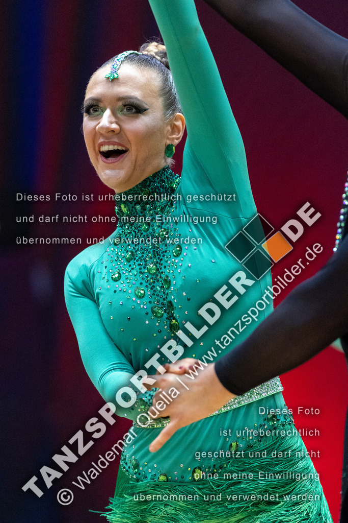 20230114-01400 | Hier finden Sie Tanz Bilder vom Latein und Standard Formationen tanzen. Sportbilder vom Tanzsport. Schöne Fotos und von Weltmeisterschaft, Europameisterschaft, Bundesliga, Regionalliga, Oberliga und Landesliga sowie von GOC Stuttgart, DanceComp, WM Bremen