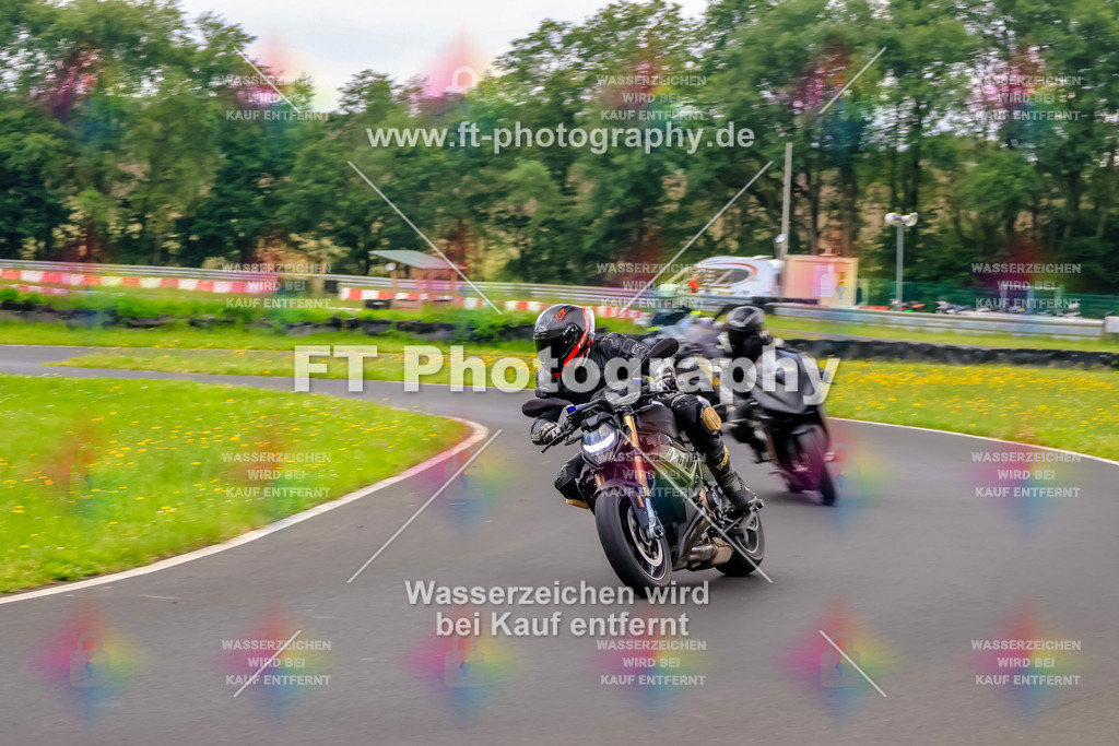 VBK-7113 | Hier findet Ihr Bilder von Touristenfahrten auf der Nürburgring Nordschleife oder von anderen Veranstaltungen die ich besucht habe. Viel Spass beim Durch Schauen 