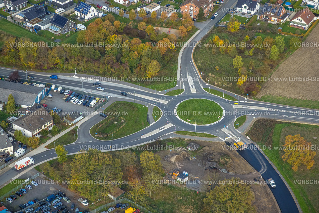 Bergkamen221012918 | Luftbild, Neue Trasse für die L821n Ortsumgehung zwischen Erich-Ollenhauer-Straße und Lünener Straße am Gewerbegebiet In der Schlenke, Neuer Kreisverkehr, Oberaden, Bergkamen, Ruhrgebiet, Nordrhein-Westfalen, Deutschland