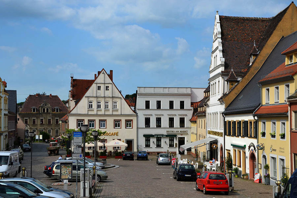 Colditz - Marktplatz | Entdecke über 20 Kategorien Leipzig-Motive: Foto-Downloads, hochwertige Poster, Leinwand- & Fine-Art-Prints. Jetzt Lieblingsfoto im Bildlexikon Leipzig Shop bestellen!