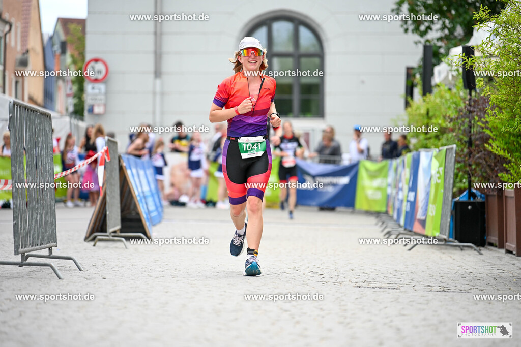 SZI_8197 | Stadttriathlon Erding 2025. #yourpictrs #sportshot_your_pictrs @Sportshotphotography #stadttriathlonerding Copyright: www.sportshot.de