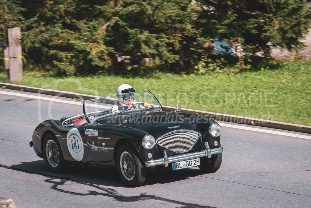 21. Arosa ClassicCar 2025 - 6. =September= 2025 | Thomas Kemmler aus Albstadt (GER) in einem Austin Healey 100/4 BN2 aus dem Jahre 1956 mit Startnummer 241 am Arosa ClassicCar 2025 in der Kategorie Classic Trophy..@arosaclassiccar, @arosa.official, #arosaclassiccar, #arosa, #76curves, #classiccarBild: Sportfotografie Markus Aeschimann | www.markus-aeschimann.ch - Realisiert mit Pictrs.com