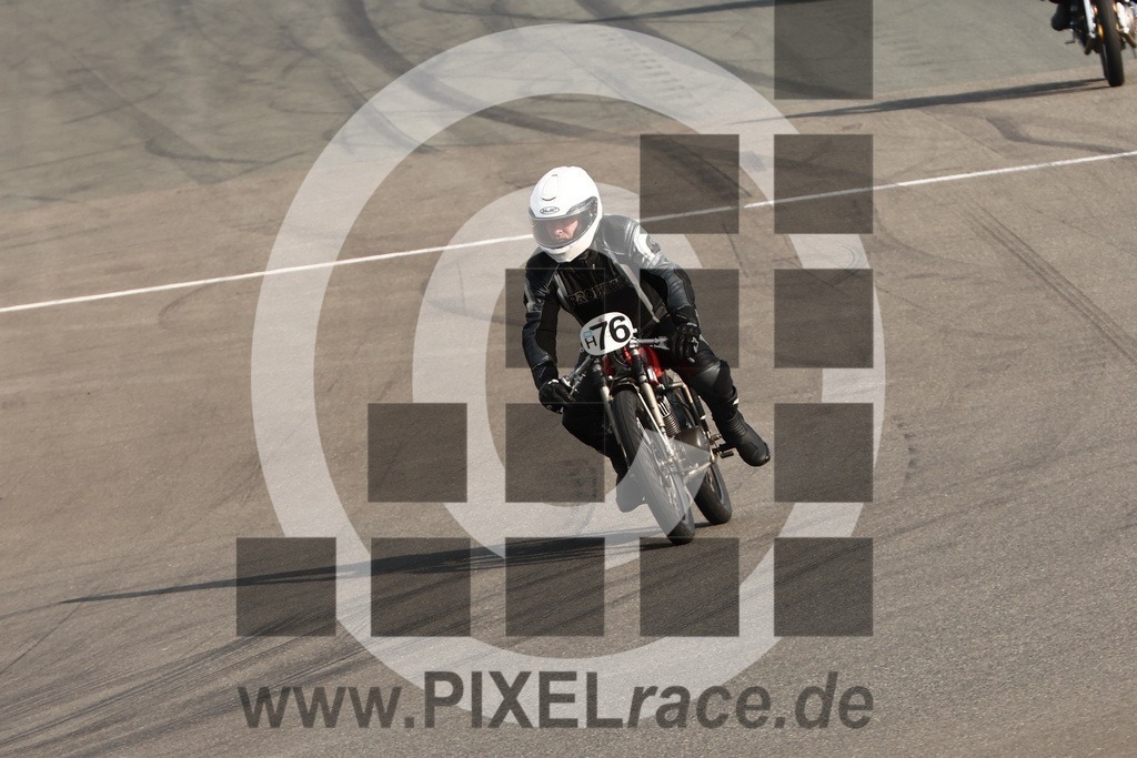 0h76-20260418_02523 | Schöne Erinnerungen an spannende Momente - das festzuhalten ist unser Job. PIXELrace.de ist seit 2003 auf den Rennstrecken Europas unterwegs um die Action draußen beim Fahren und die wunderbare Stimmung imm Fahrerlager für euch einzufangen.