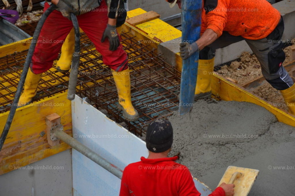 bib-lg04-betonarbeiten-0392 | Nach LV-Leistungsgruppen sortierte Detailfotos über den Bau eines Hauses. Alle Hausbau-Bilder direkt vom Urheber und Autor der Website Haus-Selber-Bauen.com