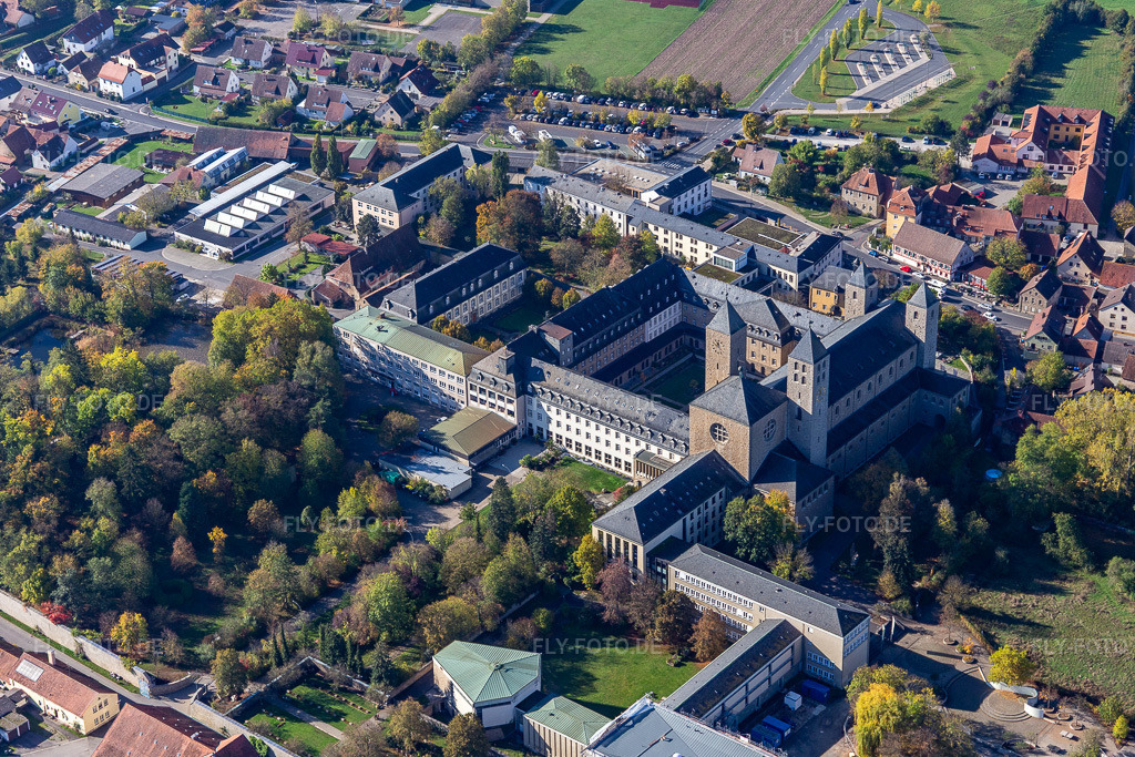Luftbild: Abtei Münsterschwarzach am Main im Ortsteil Stadtschwarzach in Schwarzach im Bundesland Bayern in Deutschland. Foto: IMG_119592.jpg vom 26.10.2019 durch Werner Riehm/FLY-FOTO.de