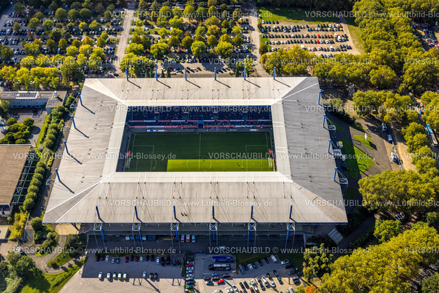 Duisburg241003283 | Luftbild, Sportpark Duisburg mit Fußballstadion Schauinsland-Reisen-Arena, auch MSV Duisburg Arena oder Wedaustadion, Live Fußball mit Zuschauern, Neudorf, Duisburg, Ruhrgebiet, Nordrhein-Westfalen, Deutschland