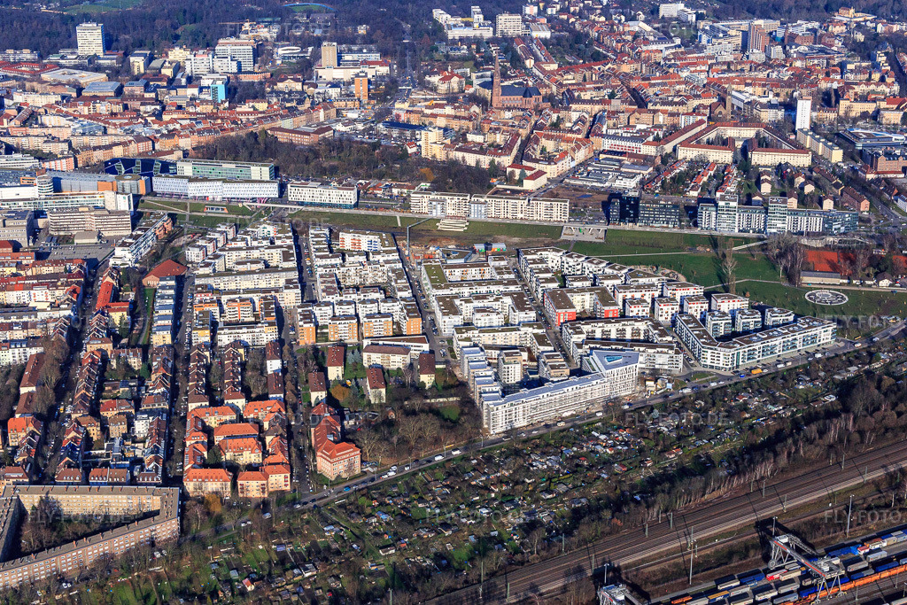 Luftbild: Qartier am Citypark zwischen Stuttgarter Straße und B10 im Ortsteil Südstadt in Karlsruhe im Bundesland Baden-Württemberg in Deutschland. Foto: IMG_085259.jpg vom 19.12.2015 durch Werner Riehm/FLY-FOTO.de