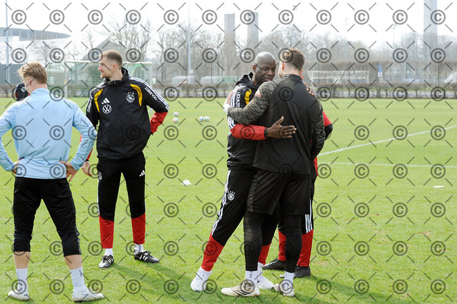 RGE_8995b | Deutsche Nationalmannschaft U-20, Herren, Training auf dem Gebhardt-Platz, im Bild re. Tjark Ernst ( Hertha BSC ),  24.03. 2026, Fotograf: Ralf Gebhardt - Realisiert mit Pictrs.com