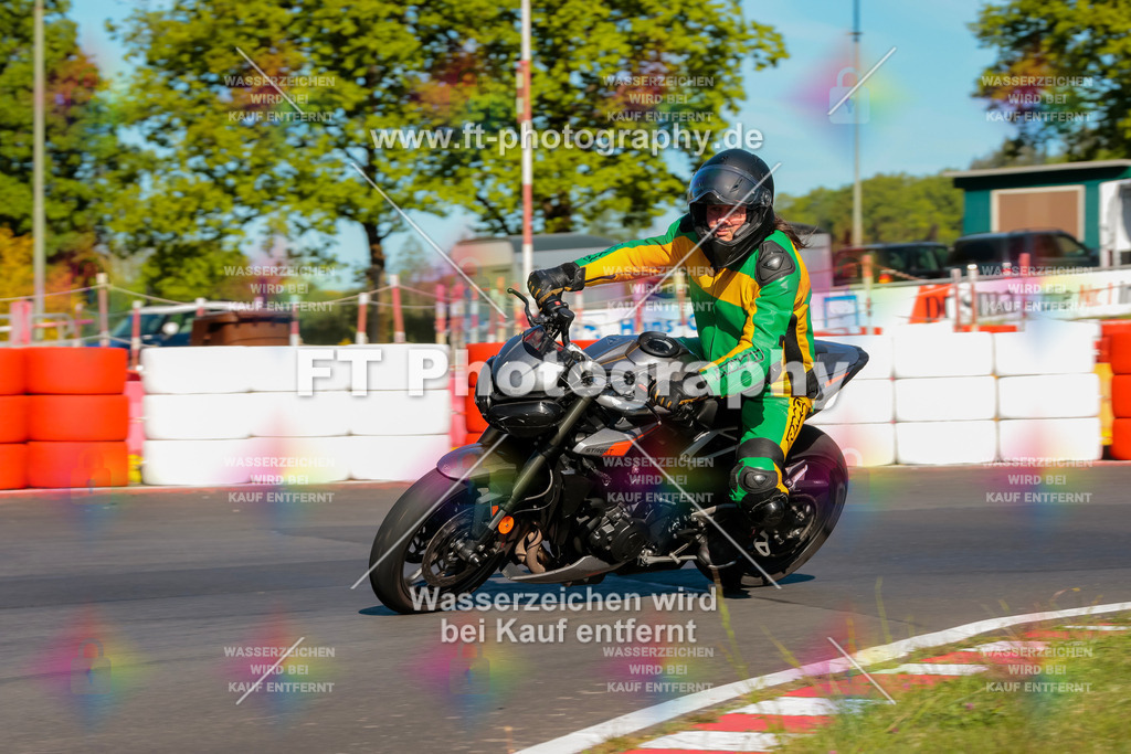 Moto-TeamOBK-21115 | Hier findet Ihr Bilder von Touristenfahrten auf der Nürburgring Nordschleife oder von anderen Veranstaltungen die ich besucht habe. Viel Spass beim Durch Schauen 
