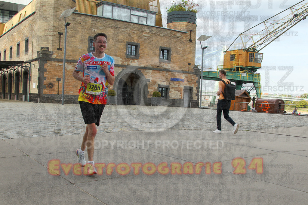 250920_1524_EV4_8693 | Sportfotografie im Rhein-Sieg Kreis, Köln, Bonn, NRW, Rheinland Pfalz, Hessen, etc. Unser Tätigkeitsfeld umfasst den Laufsport vom Volkslauf über den Marathon, Duathlon, Triathon bis zum Ultralauf wie Kölnpfad Ultra oder Schindertrail.