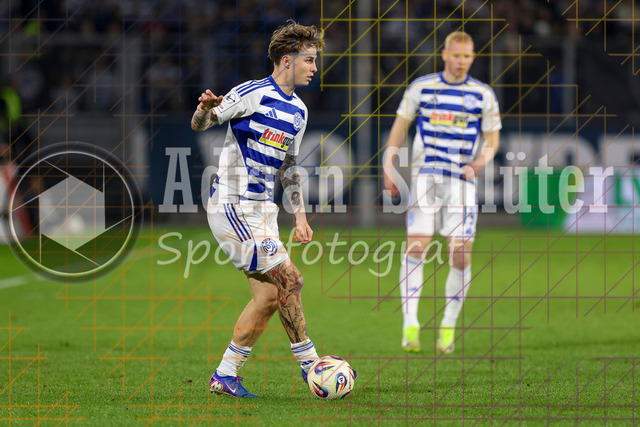07.04.2026, GER, Fussball, Herren, 3. Liga, Saison 2025/2026, MSV Duisburg - VfL Osnabrück | Niklas Jessen (MSV Duisburg) in Aktion am Ball, Einzelaktion 