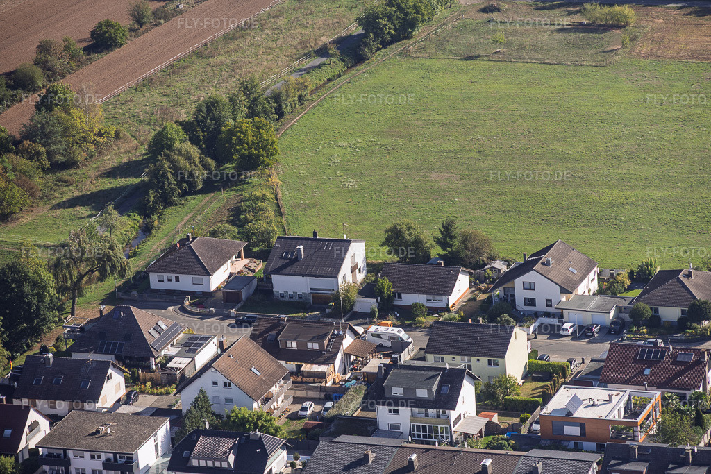 Luftbild: Ortsansicht im Ortsteil Sickenhofen in Babenhausen im Bundesland Hessen in Deutschland. – Foto: IMG_159313.jpg vom 22.09.2026 durch Werner Riehm/FLY-FOTO.de – Auflösung des Originals: 6000 x 4000 px