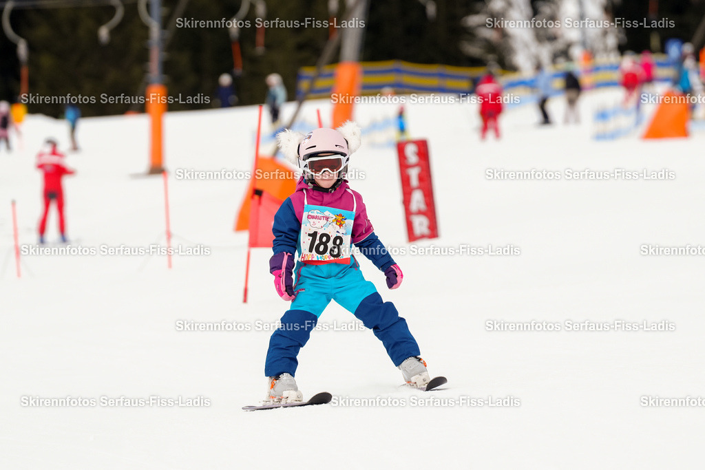 SRF_02.01.2026_0222 | Skirennfotos,Serfaus,Fiss,Ladis,Kinderskirennen,Winter,Tirol,Oberland,skirace,SFL,feelfree,weil wir's genießen,ski,Ski,skifahren,Sonnenplateau, - Realisiert mit Pictrs.com