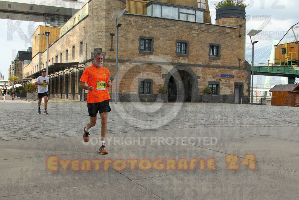 250920_1526_EV4_8785 | Sportfotografie im Rhein-Sieg Kreis, Köln, Bonn, NRW, Rheinland Pfalz, Hessen, etc. Unser Tätigkeitsfeld umfasst den Laufsport vom Volkslauf über den Marathon, Duathlon, Triathon bis zum Ultralauf wie Kölnpfad Ultra oder Schindertrail.
