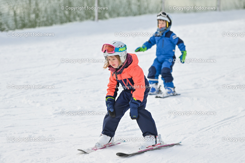 Hochficht_ Skigebiet_ Boehmerwald_ 04.02.2023-38 | 04.02.2023, Hochficht, AUT, Skigebiet Hochficht, Boehmerwald, im Bild Kinder bei Skifahren, Piste, Ski, Schnee, Skischule