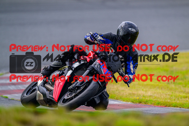 MaZZes_FotoMatrix_240724_6007705_4351 | BLAU