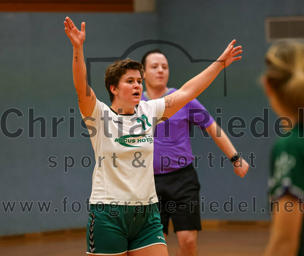 2023-09-16_014_TSV_Vaterstetten_gegen_SV_Muenchen_Laim | Baldham, Deutschland, 16.09.2023:
Handball, Bayernliga Frauen Staffel Süd 2023 / 2024, 1. Spieltag, TSV Vaterstetten gegen SV München Laim, Endergebnis: 23:34

Anna-Lena Vogel (TSV Vaterstetten, #11)

Foto: Christian Riedel / fotografie-riedel.net