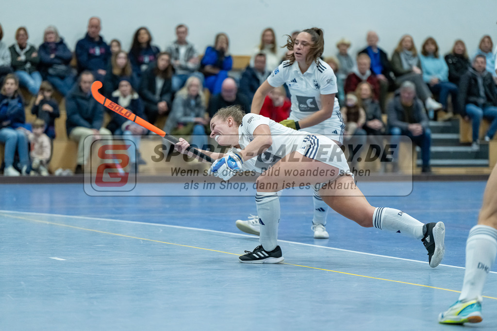 HK_20240113_107954 | 1. Bundesliga Damen Düsseldorfer HC - Club Raffelberg am 13.1.2024 DHC Halle, Düsseldorf , Mabel Brands ( Düsseldorfer HC #7 )