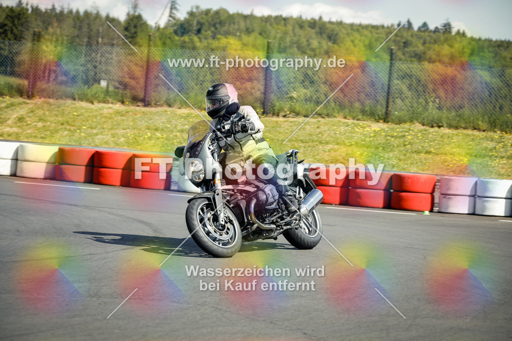 OBK_Mai_Martina_Markus-10495 | Hier findet Ihr Bilder von Touristenfahrten auf der Nürburgring Nordschleife oder von anderen Veranstaltungen die ich besucht habe. Viel Spass beim Durch Schauen 