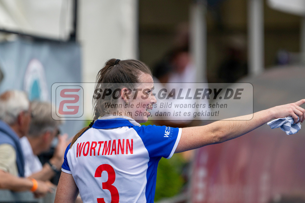 Final4_20250531-1429-Z09_2878 | Krefeld, Deutschland, 31.05.2025:  Feldhockey Final4 2025 – „Deutsche Feldhockey-Meisterschaften 2025“ im Gerd-Wellen-Hockeyanlage am 31.05.2025 in Krefeld, Deutschland. (Foto von Kramhöller/Fehrmann/Kaste)Krefeld, Germany, 31.05.2025: Feldhockey Final4 2025 – „Deutsche Feldhockey-Meisterschaften 2025“ in Gerd-Wellen-Hockeyanlage at 31.05.2025 in Krefeld, Deutschland. (Foto from Kramhöller/Fehrmann/Kaste)
