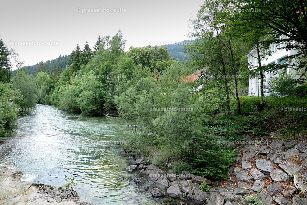 welltvi-2019-Juli09--Stuibenfaelle-Planseeabfluss-Reutte-DSD03361 | Info aus dem Bezirk Reutte/Ausserfern Tirol sowie eine umfangreiche Bilddatenbank über die gesamte Region: Lechtal, Talkessel Reutte, Tannheimertal, Zwischentoren. Lech, Plansee, Zugspitze, Grenztunnel, B179, Fernpassstraße, Verkehr, Lawinen, Tradition, - Realisiert mit Pictrs.com