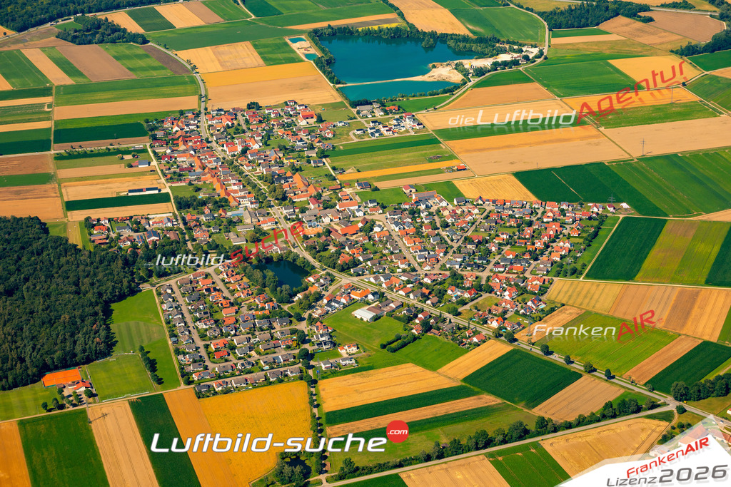 Das Luftbild zeigt : Lichtenau Weichering - Die Luftaufnahme wurde 2024 vom UL-Flugzeug aus erstellt ( keine Drohne ) - Hochauflösende Luftaufnahme - Für grossformatige Ausdrucke geeignet. Die Geschenkidee !Mit Lizenz und Bildrechte bestellbar