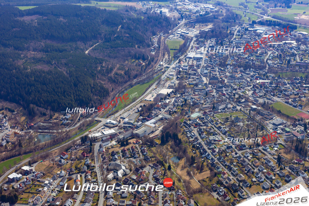Das Luftbild der Stadt Naila wurde 2019 vom Flugzeug heraus erstellt (keine Drohne) Aufnahmehöhe ca.400 Meter- hohe Auflösung- beste Druck-Qualität garantiert!
